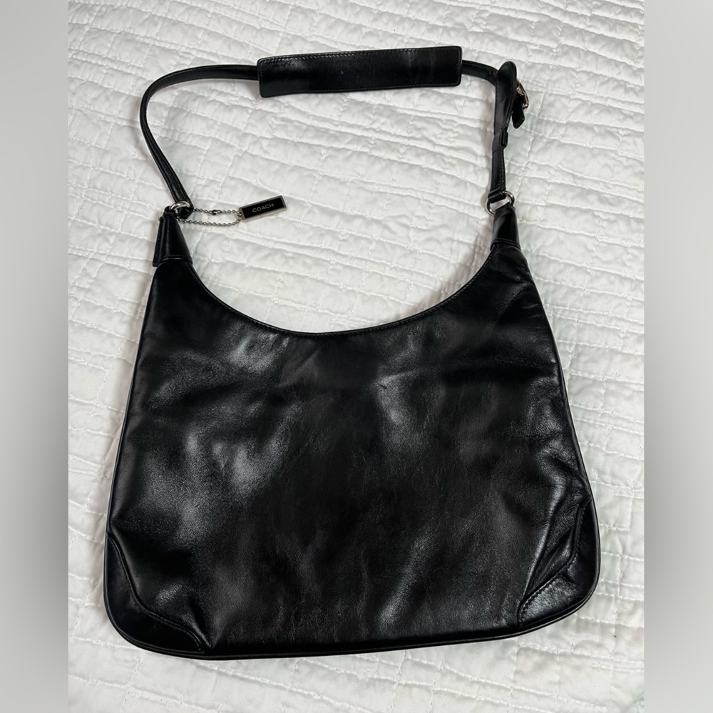 Vintage Soft COACH Black Shoulder Bag with Metal Tag No. K2K-8312